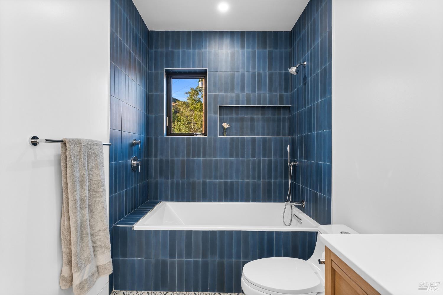 Detail Gallery Image 38 of 58 For 17 Moncada Way, San Rafael,  CA 94901 - 8 Beds | 7 Baths