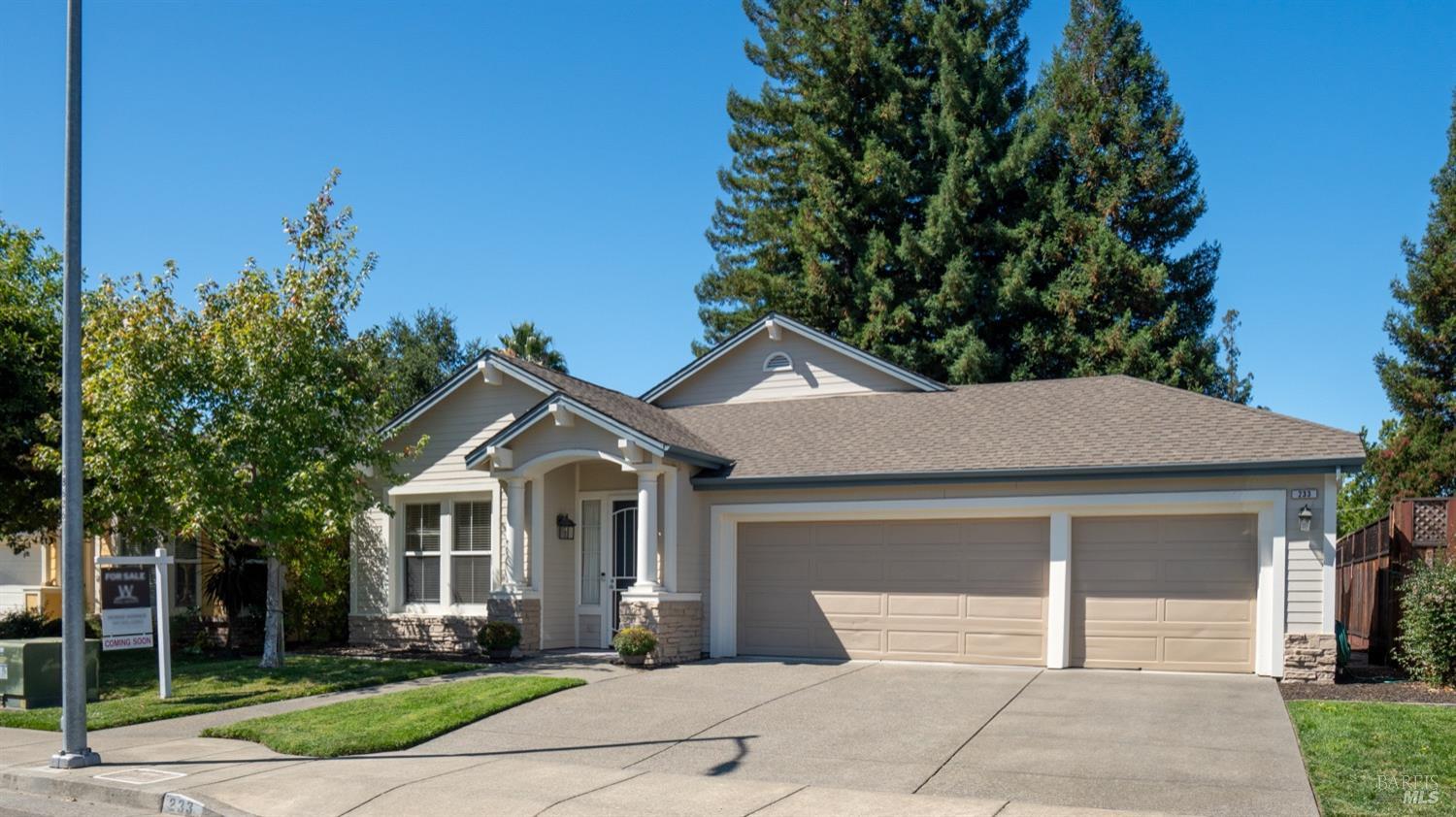 Photo of 233 Cambria Wy in Santa Rosa, CA