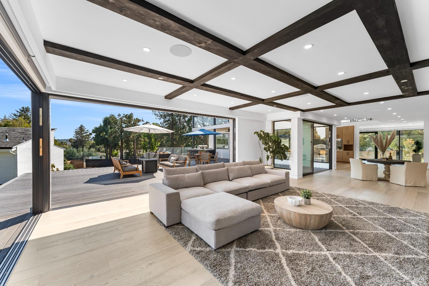Detail Gallery Image 21 of 58 For 17 Moncada Way, San Rafael,  CA 94901 - 8 Beds | 7 Baths