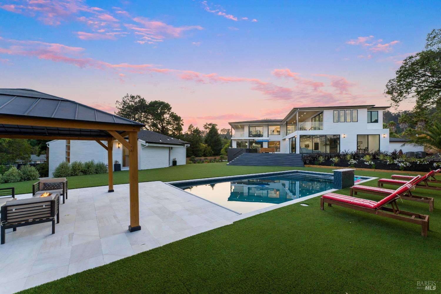 Detail Gallery Image 2 of 58 For 17 Moncada Way, San Rafael,  CA 94901 - 8 Beds | 7 Baths