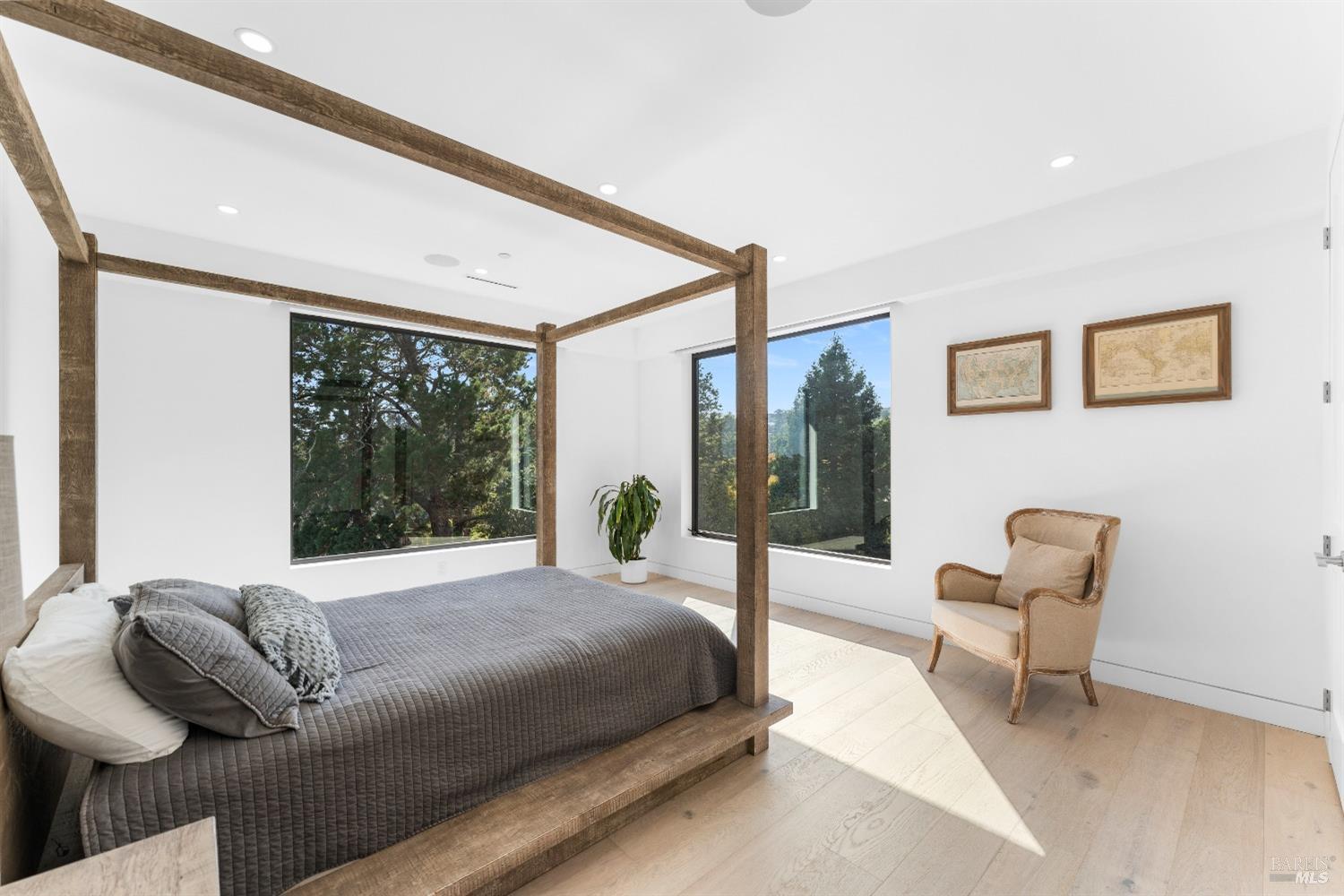 Detail Gallery Image 41 of 58 For 17 Moncada Way, San Rafael,  CA 94901 - 8 Beds | 7 Baths