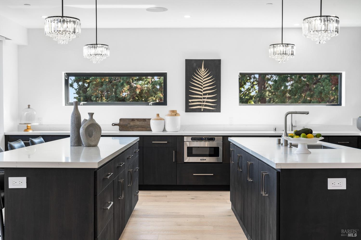 Detail Gallery Image 11 of 58 For 17 Moncada Way, San Rafael,  CA 94901 - 8 Beds | 7 Baths