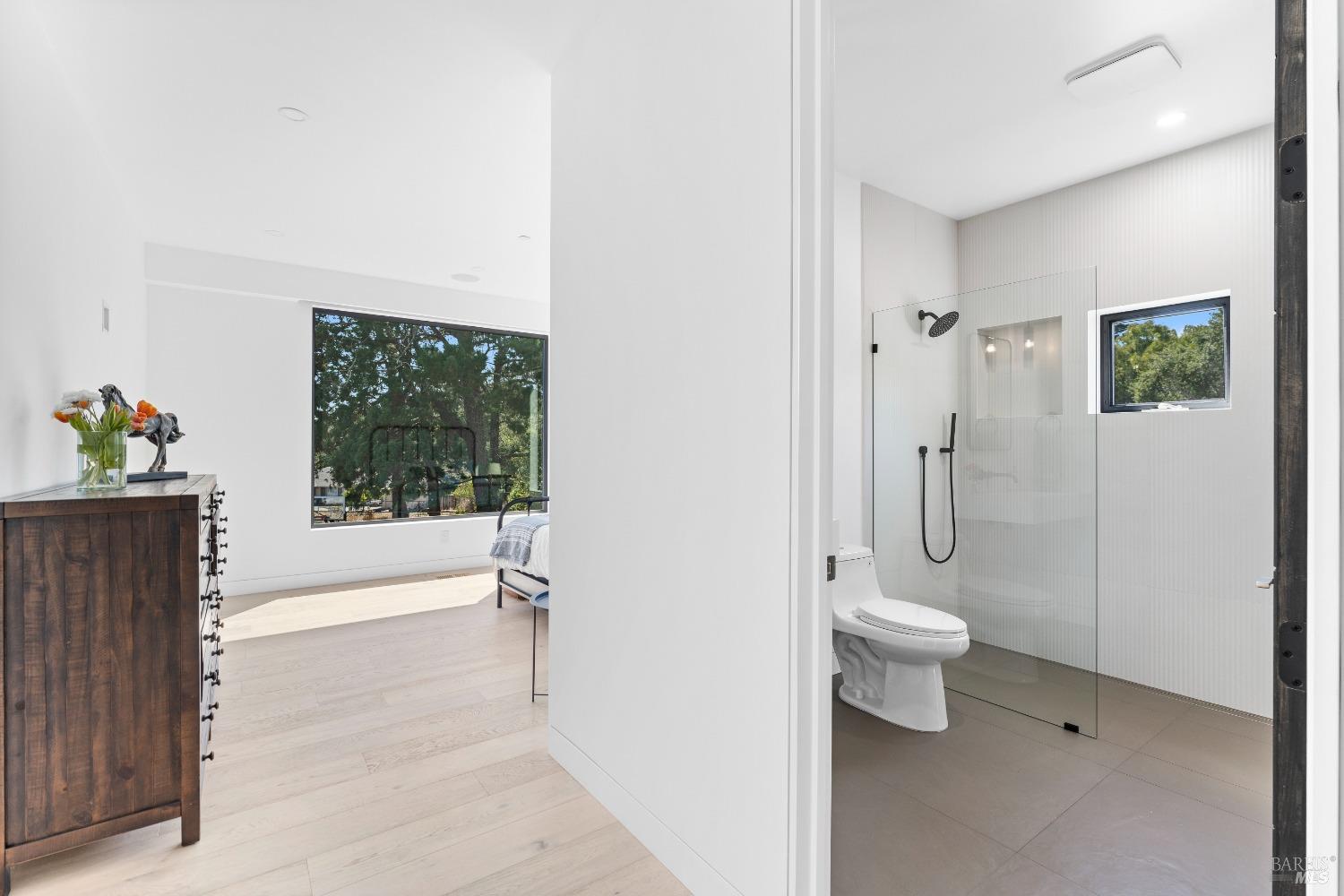 Detail Gallery Image 20 of 58 For 17 Moncada Way, San Rafael,  CA 94901 - 8 Beds | 7 Baths
