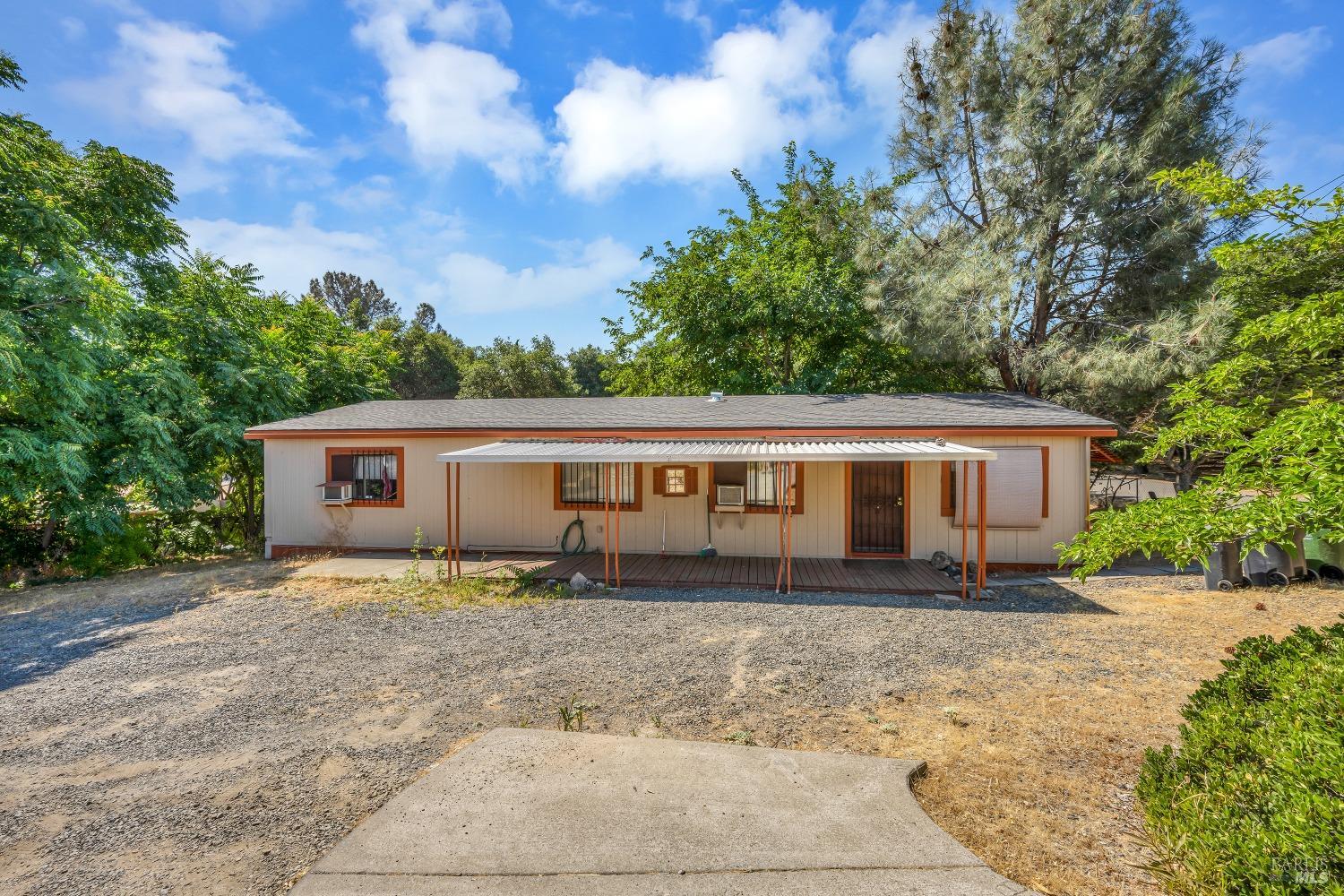 Photo of 3300 10th St in Clearlake, CA
