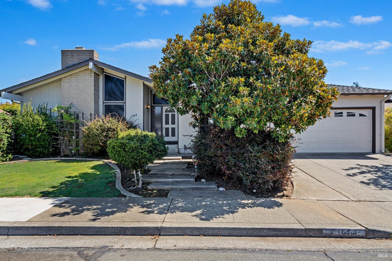 Photo of 144 Elna Dr in Vallejo, CA