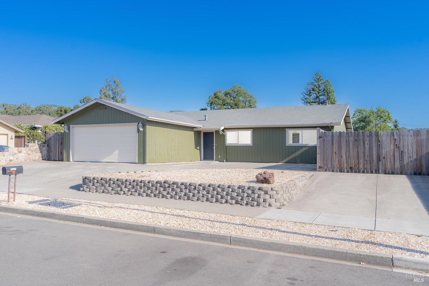 Photo of 1527 Juanita St in Napa, CA