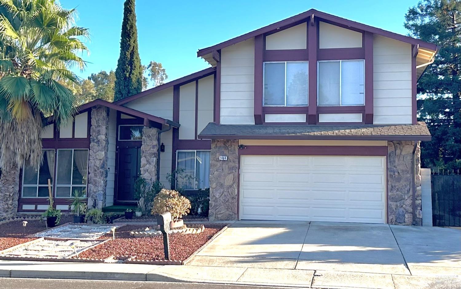 Photo of 1464 Valenzuela Ct in Pittsburg, CA