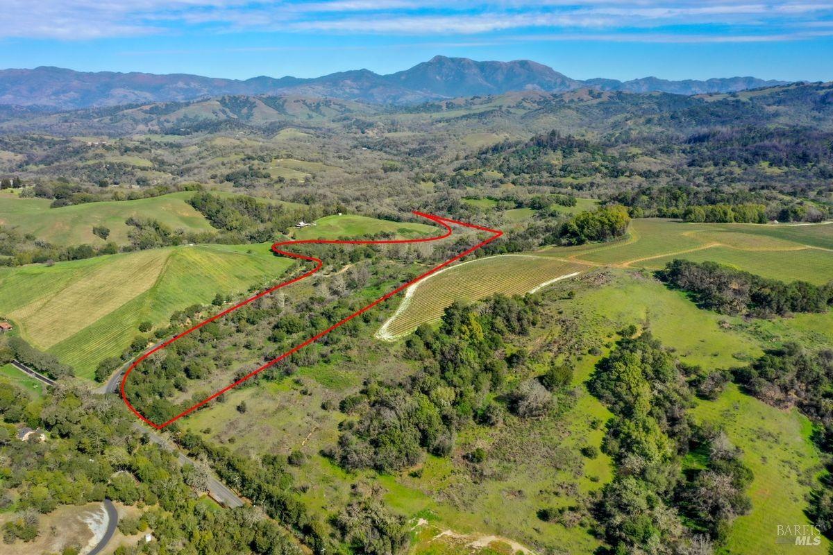 Photo of 11005 Chalk Hill Rd in Healdsburg, CA