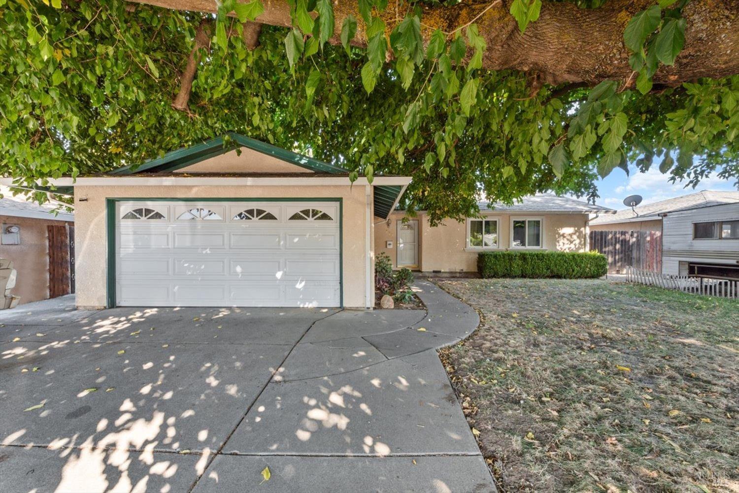 Photo of 219 Mariposa Ave in Vacaville, CA