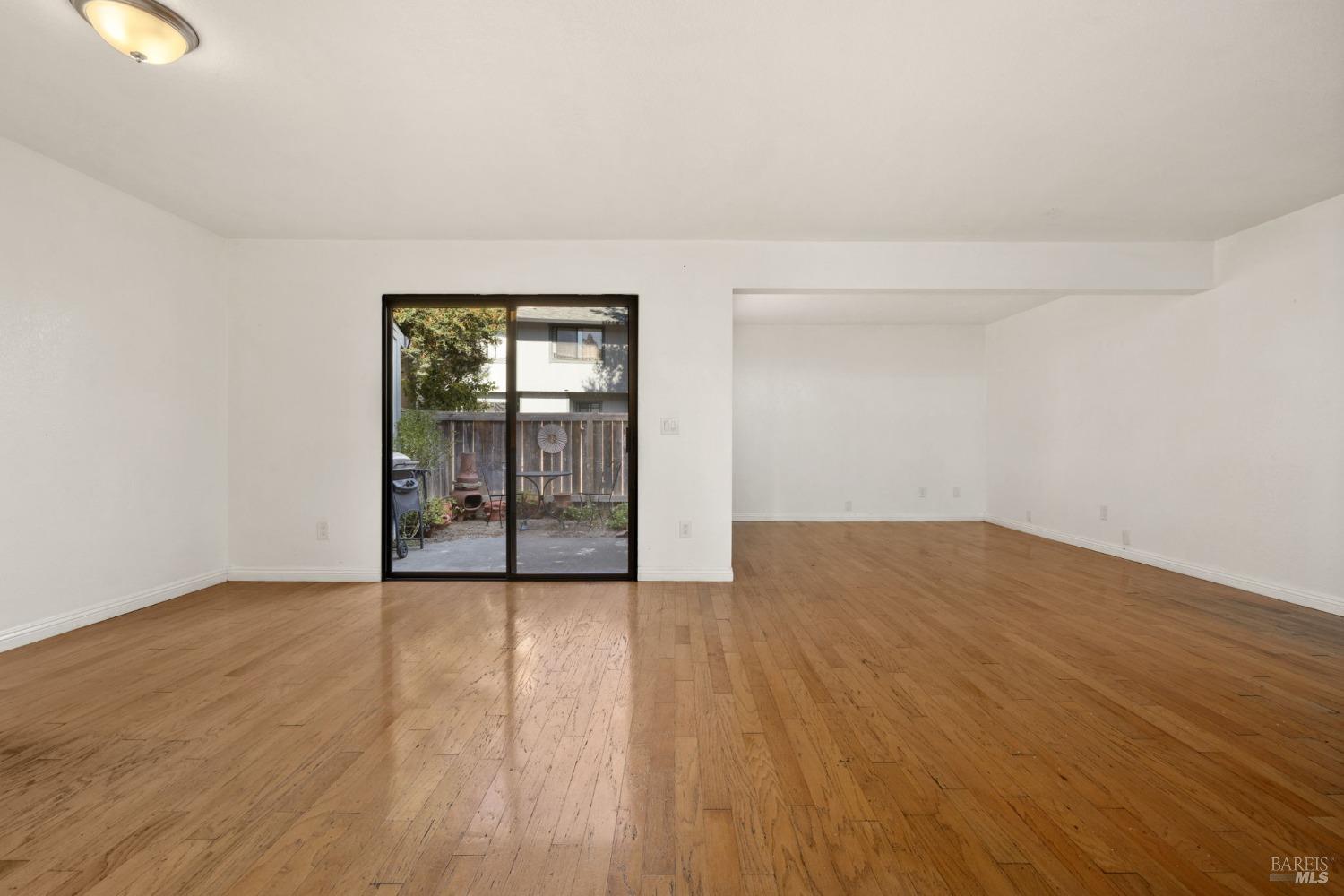 Photo of 335 Westmont Pl in Santa Rosa, CA