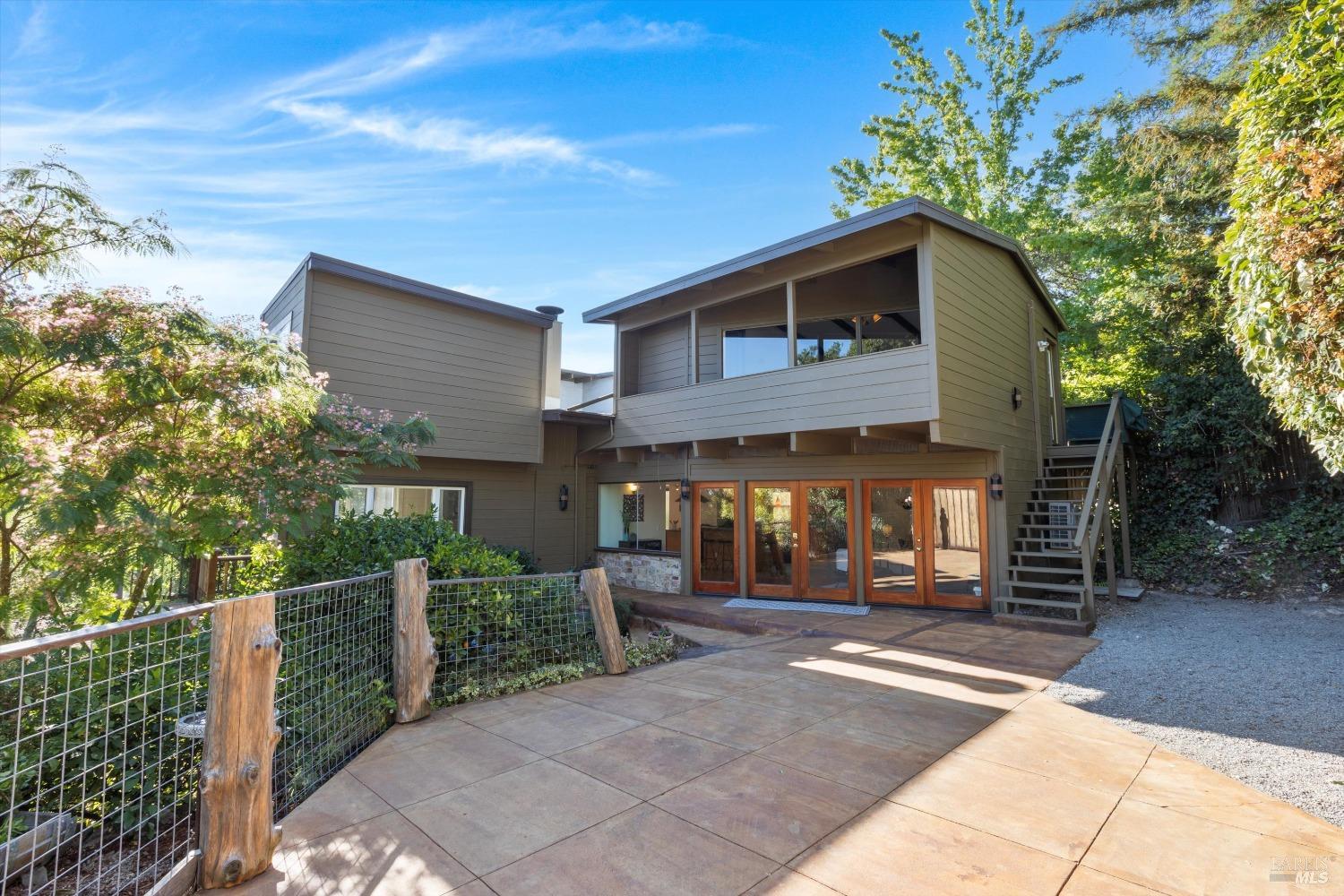 Photo of 17275 Cragmont Dr in Sonoma, CA