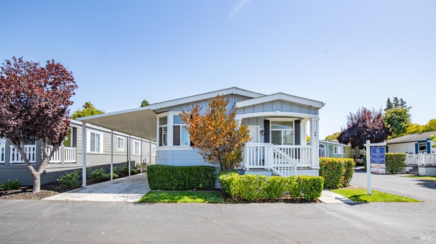 Photo of 44 Oakwood Dr in Petaluma, CA