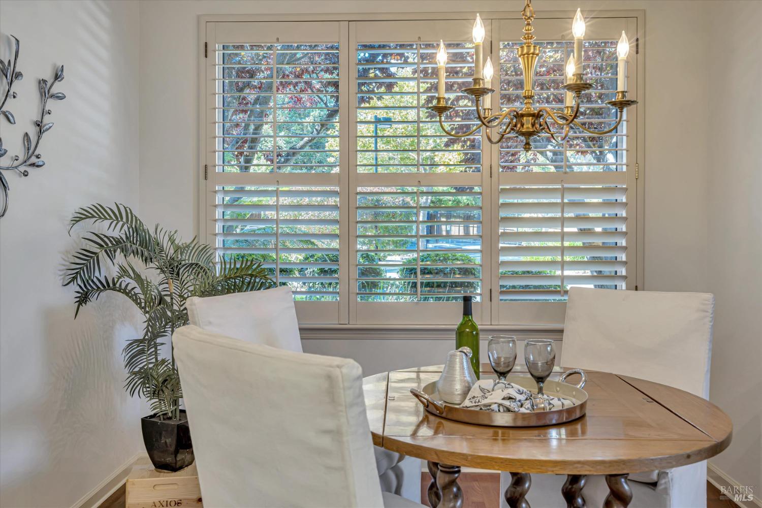 Detail Gallery Image 11 of 36 For 100 Deer Valley Rd Gb,  San Rafael,  CA 94903 - 2 Beds | 2 Baths
