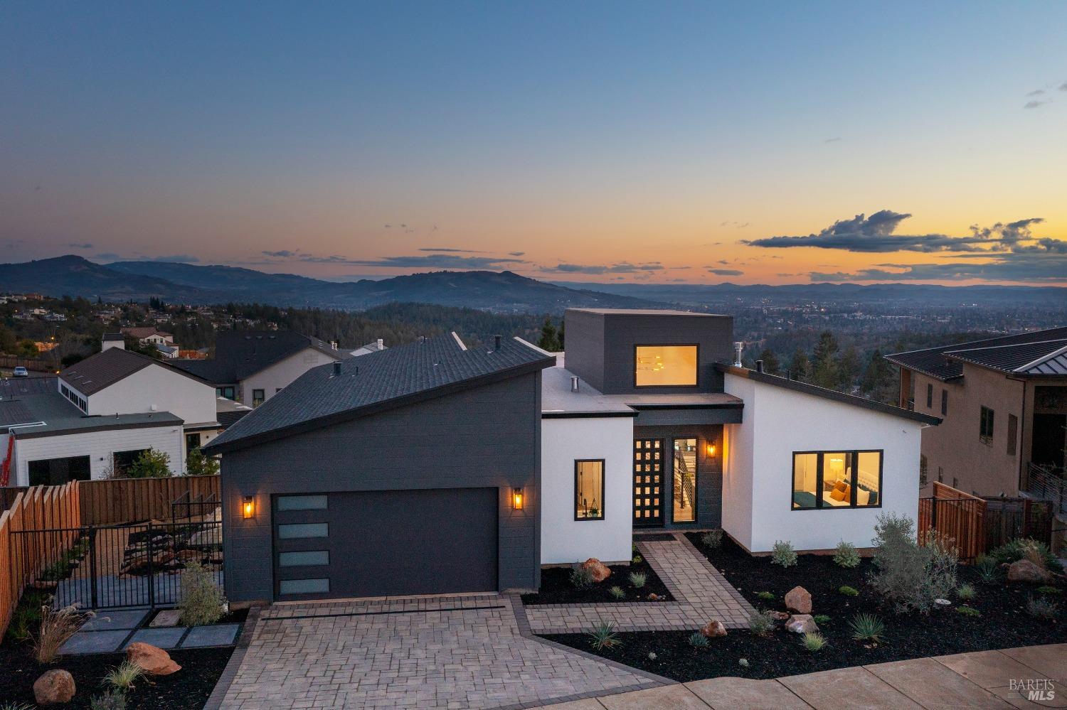 Photo of 2148 Wedgewood Wy in Santa Rosa, CA