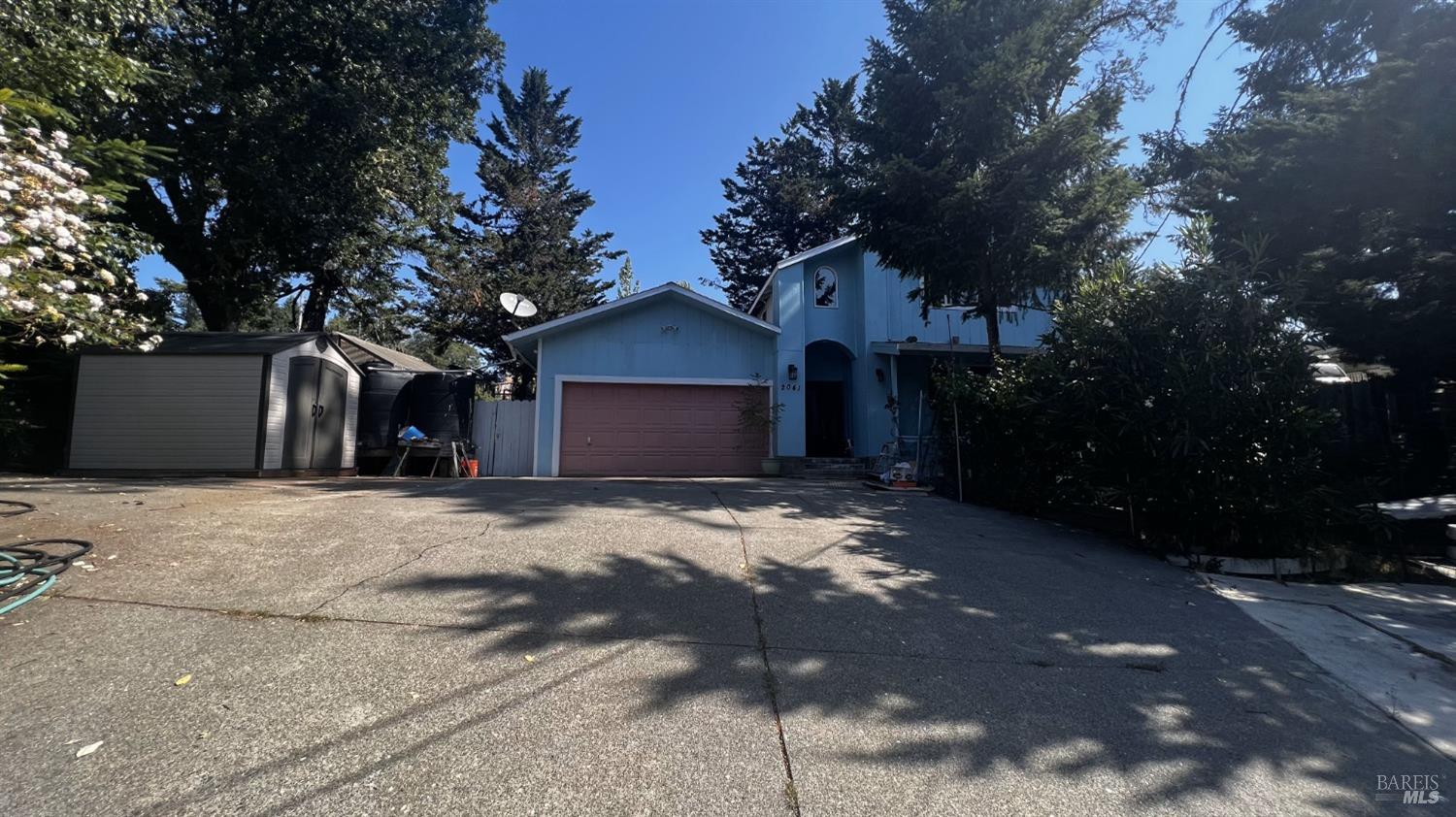 Photo of 2041 Peacock Dr in Willits, CA