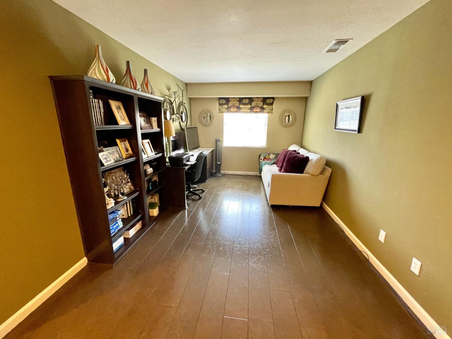 Travertine Court, Fairfield, California image 14