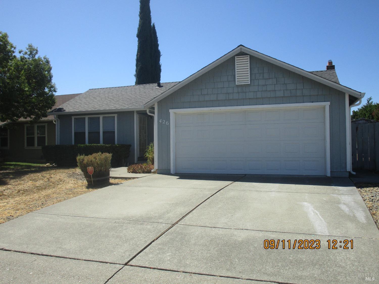 Photo of 426 Temple Dr in Vacaville, CA