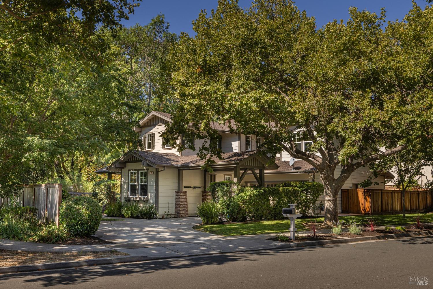 Photo of 9 Laurelwood Dr in Novato, CA