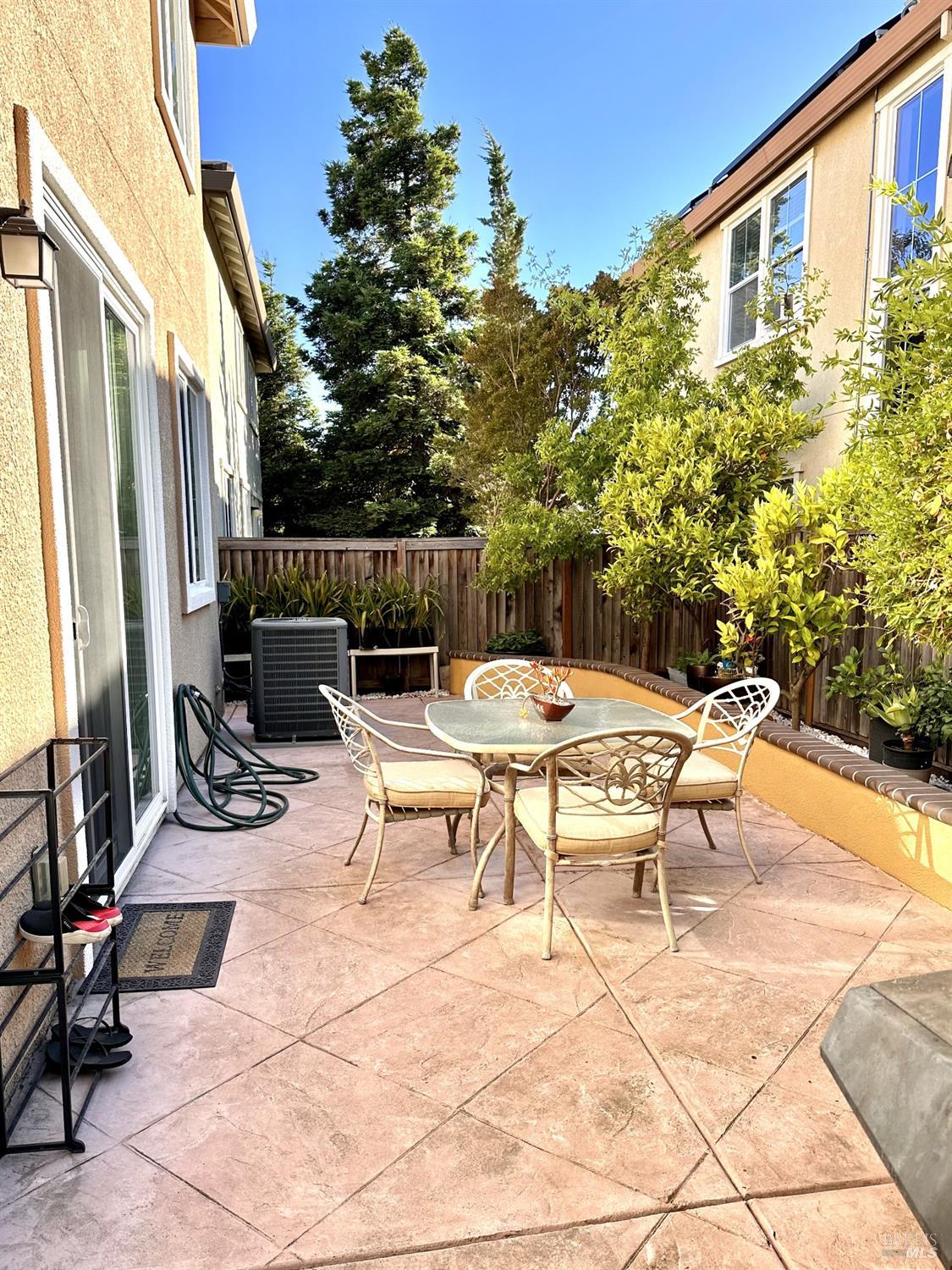 Travertine Court, Fairfield, California image 27