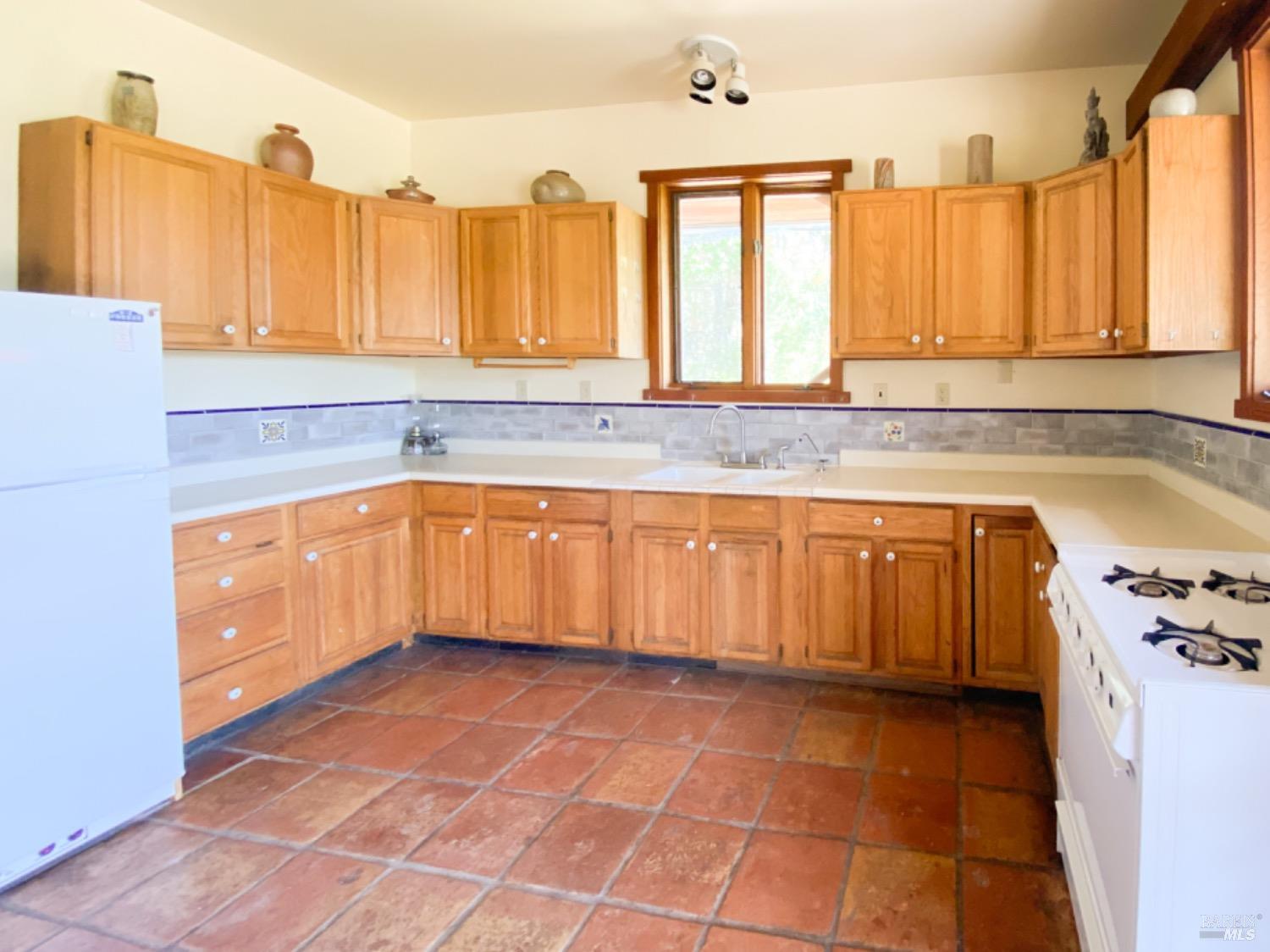 Detail Gallery Image 8 of 24 For 23300 Old Wagon Rd, Willits,  CA 95490 - 2 Beds | 1 Baths