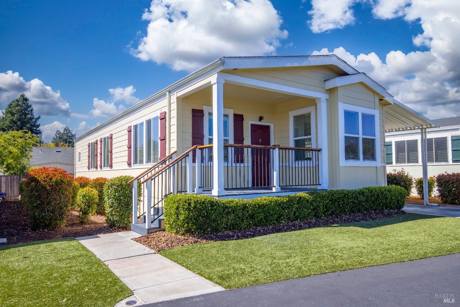 Photo of 109 Candlewood Dr in Petaluma, CA