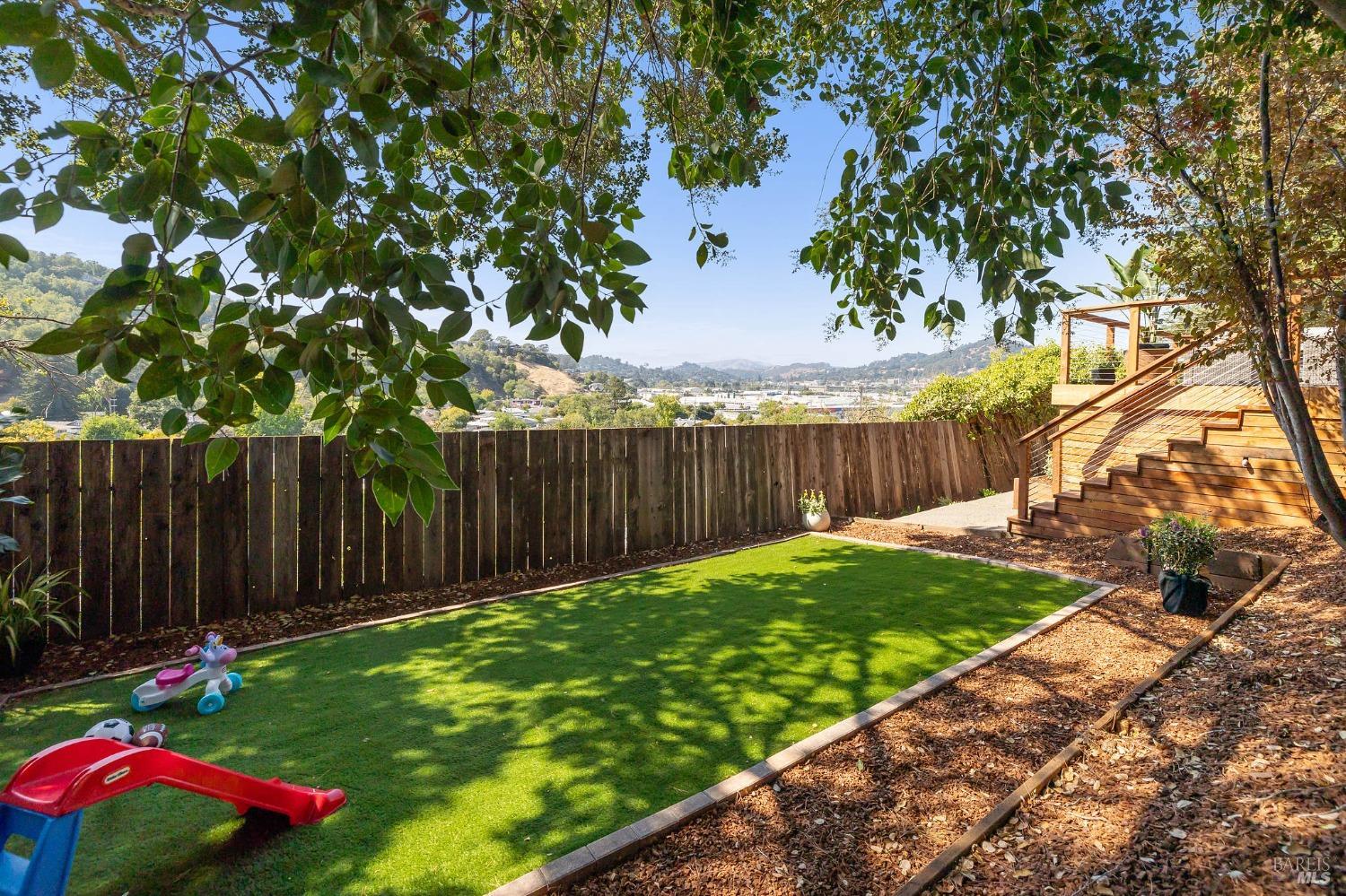Detail Gallery Image 23 of 26 For 65 Blossom Dr, San Rafael,  CA 94901 - 3 Beds | 2/1 Baths
