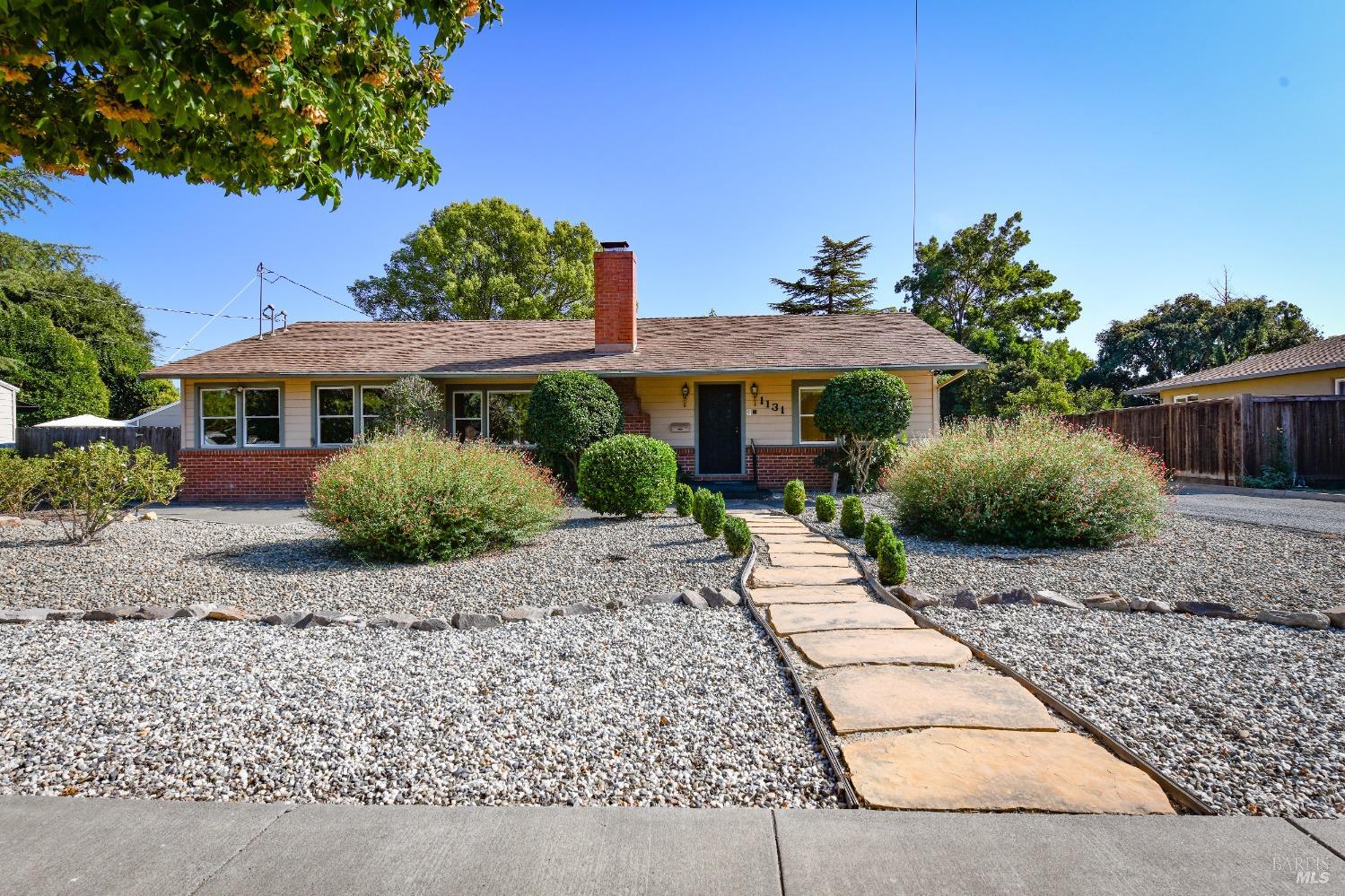 Photo of 1131 La Homa Dr in Napa, CA