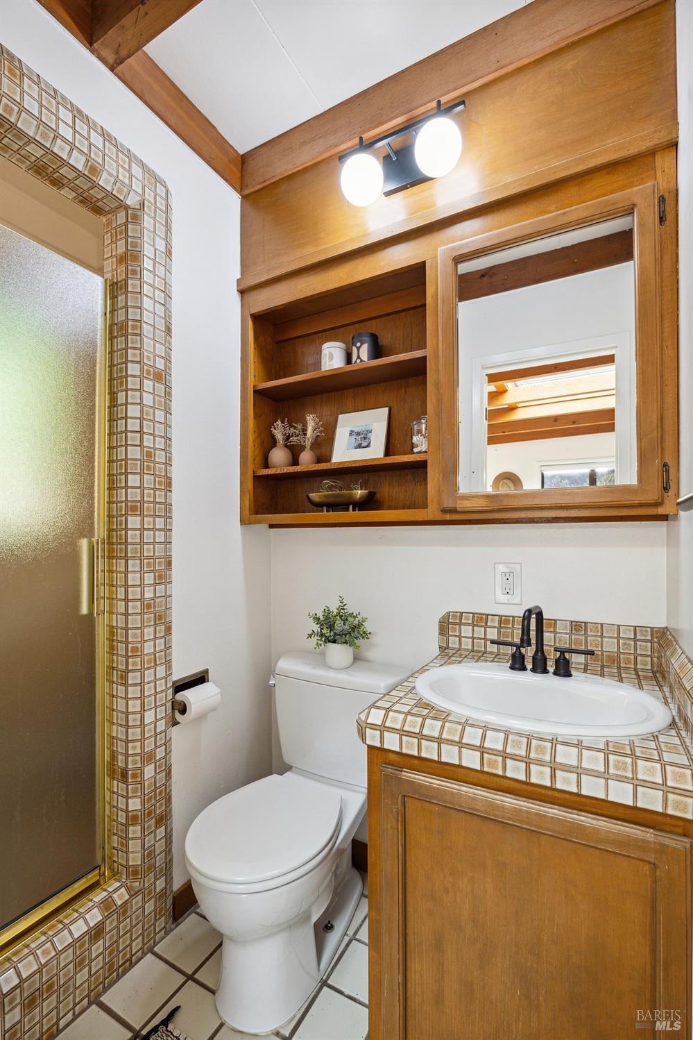 Detail Gallery Image 15 of 26 For 65 Blossom Dr, San Rafael,  CA 94901 - 3 Beds | 2/1 Baths