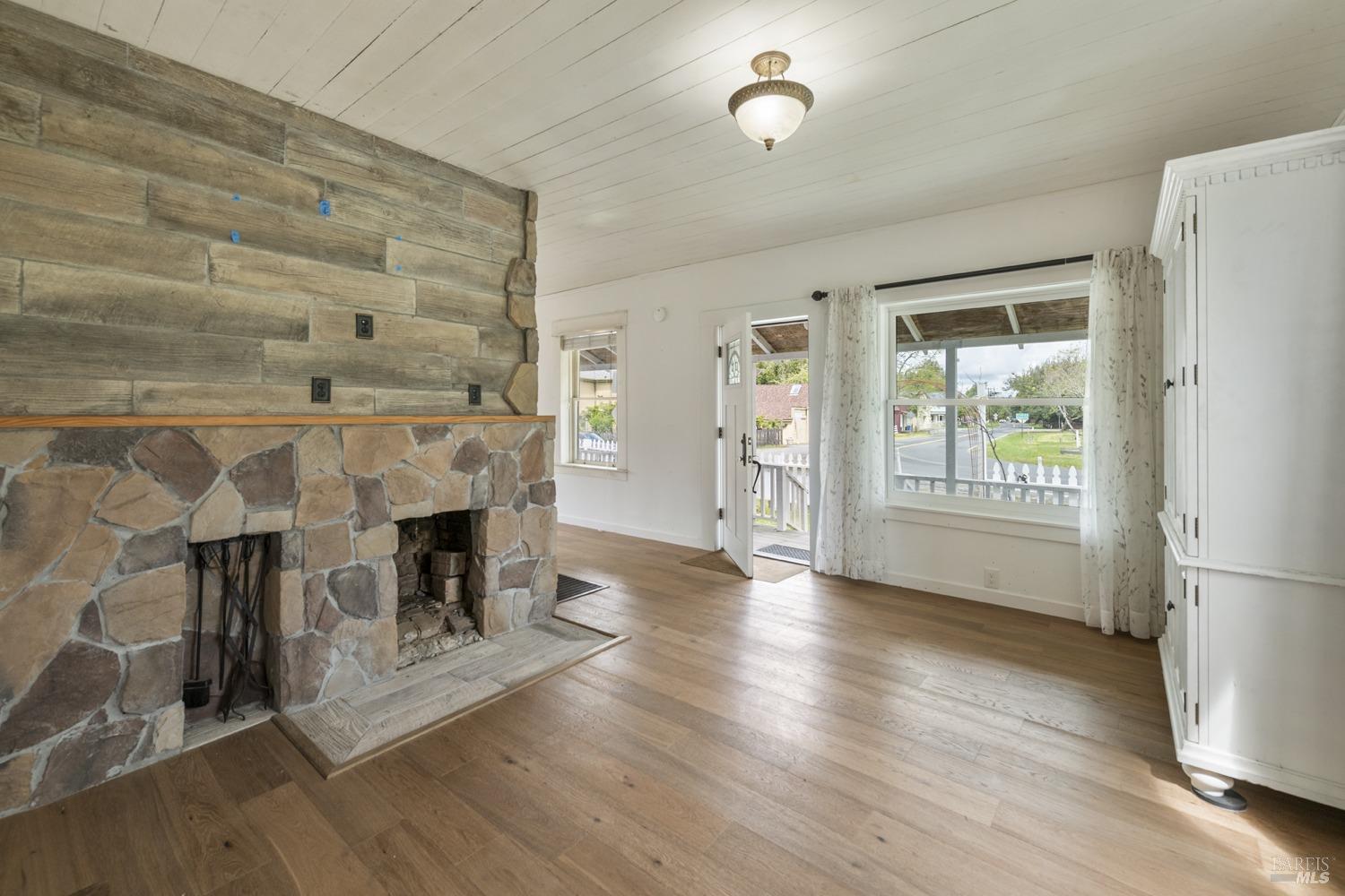 Detail Gallery Image 8 of 42 For 4299 Nicasio Valley Rd, Nicasio,  CA 94946 - 3 Beds | 1 Baths