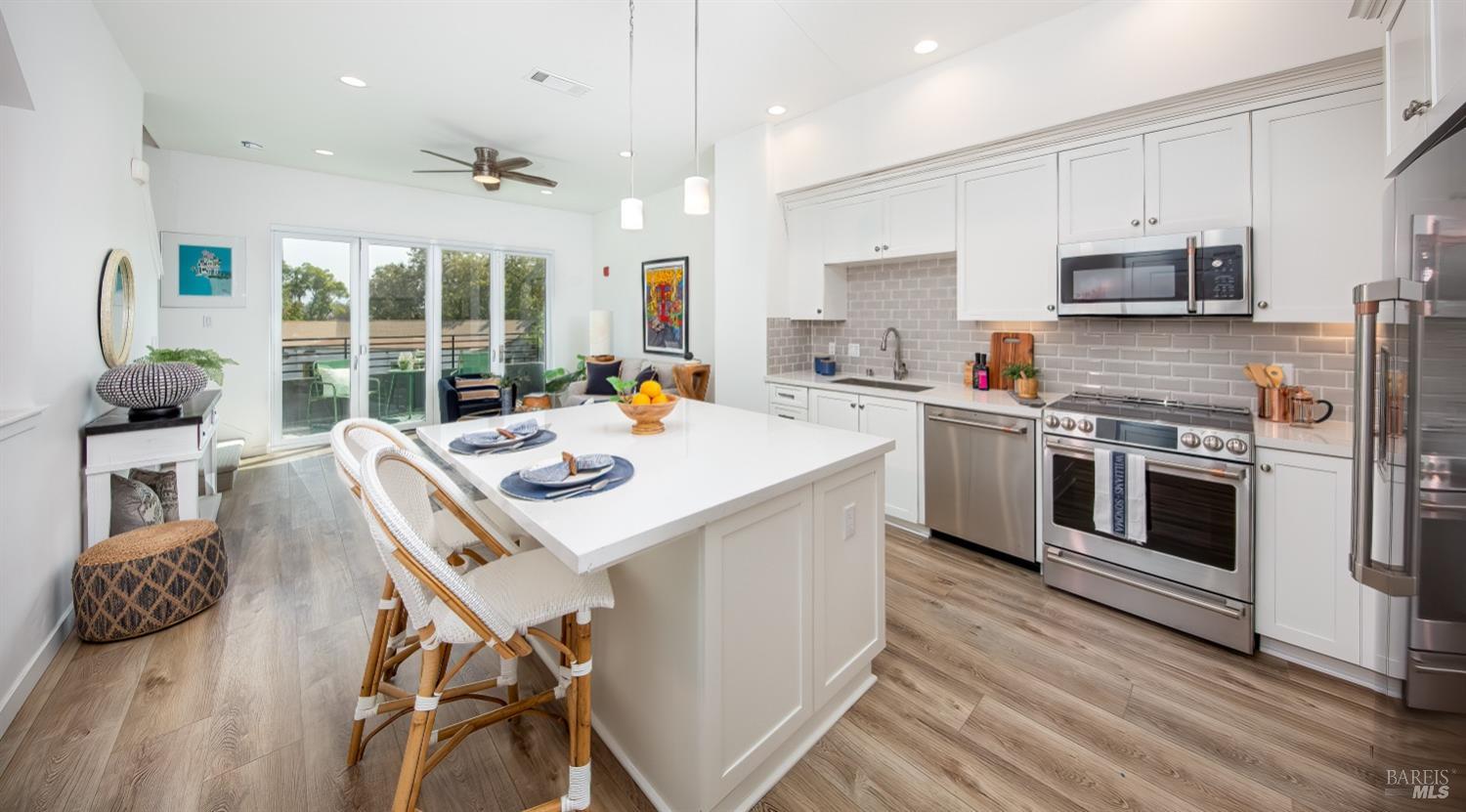 Photo of 1655 2nd St #302 in Napa, CA