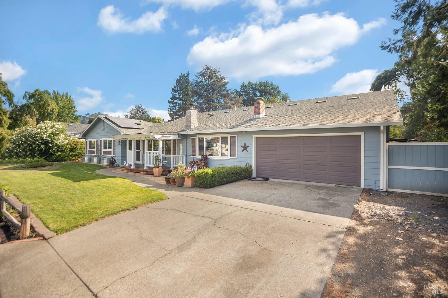 Photo of 120 Saint James Dr in Santa Rosa, CA