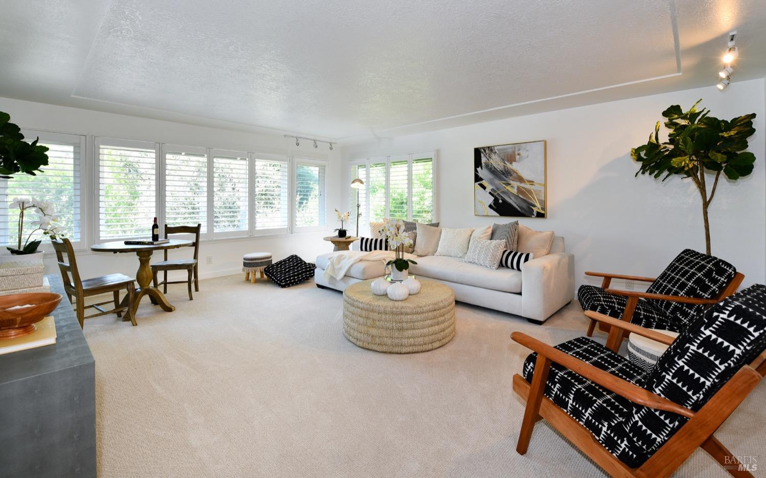 Photo of 106 Woodland Dr in Napa, CA