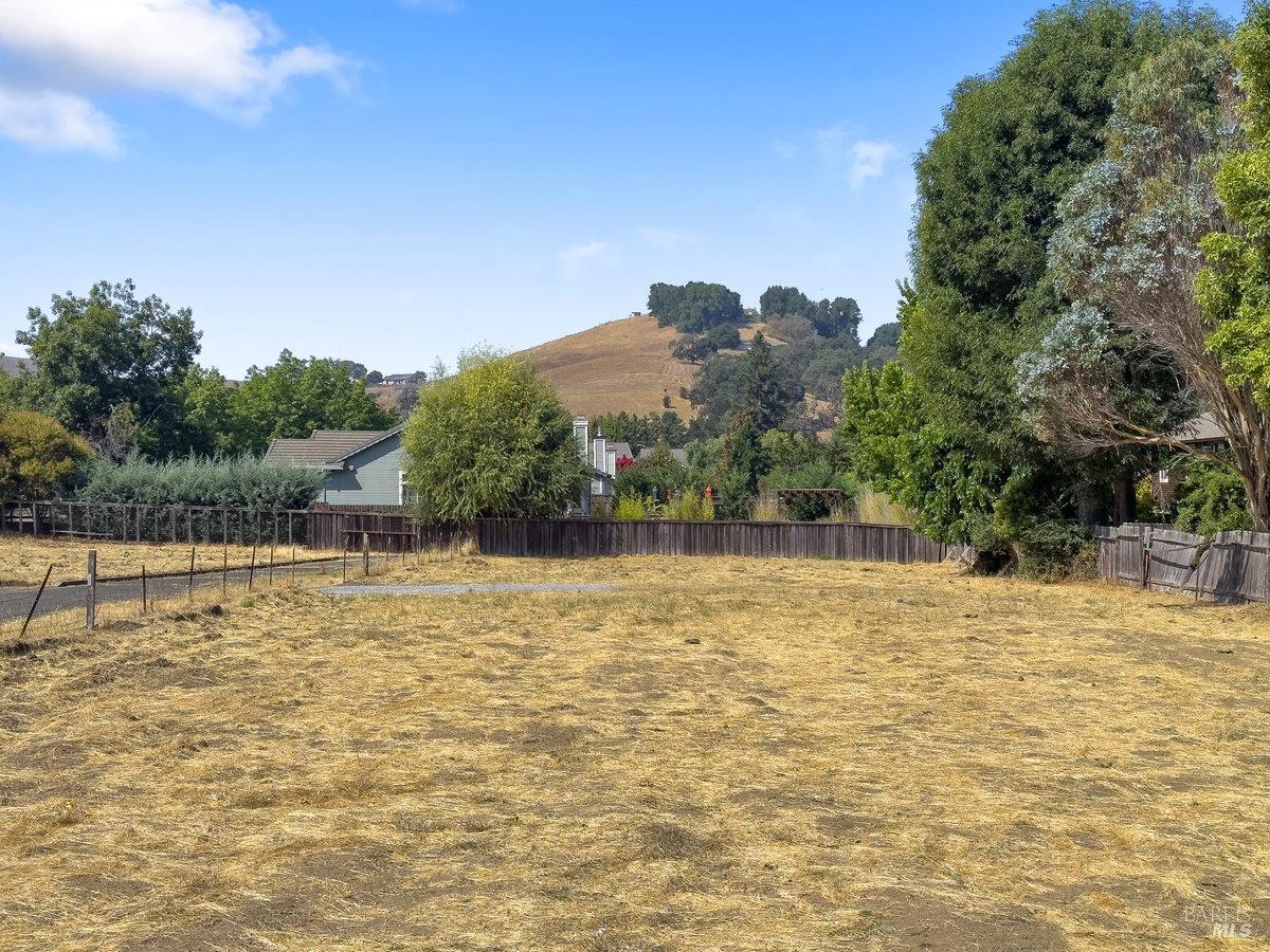 Photo of 2396 I Extension St in Petaluma, CA