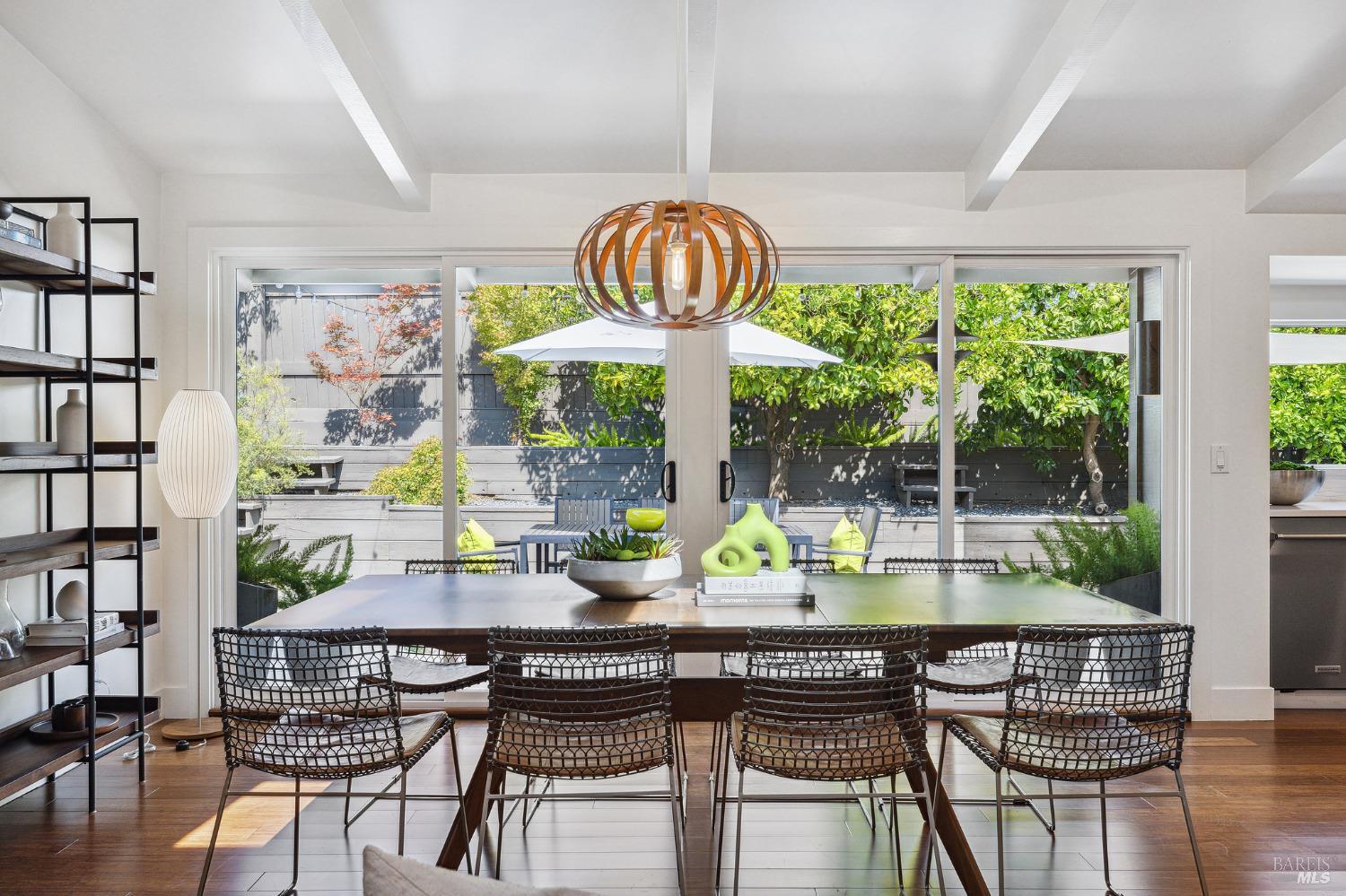 Detail Gallery Image 16 of 53 For 576 Wakerobin Ln, San Rafael,  CA 94903 - 3 Beds | 2 Baths