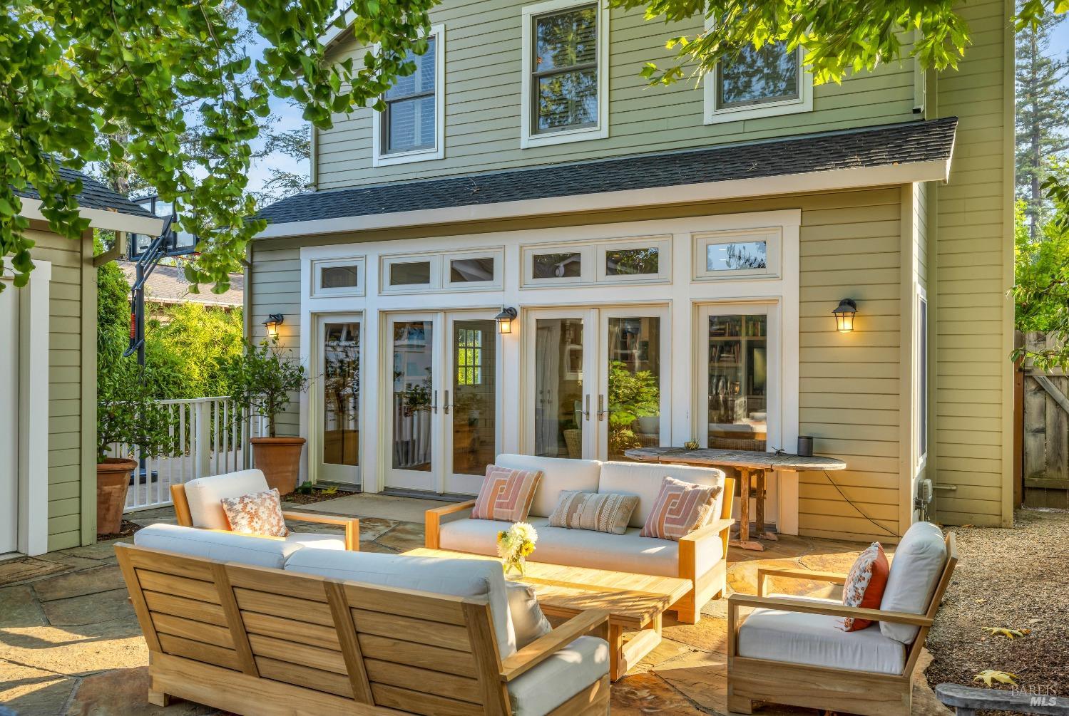 Photo of 1746 Vineyard Ave in St Helena, CA