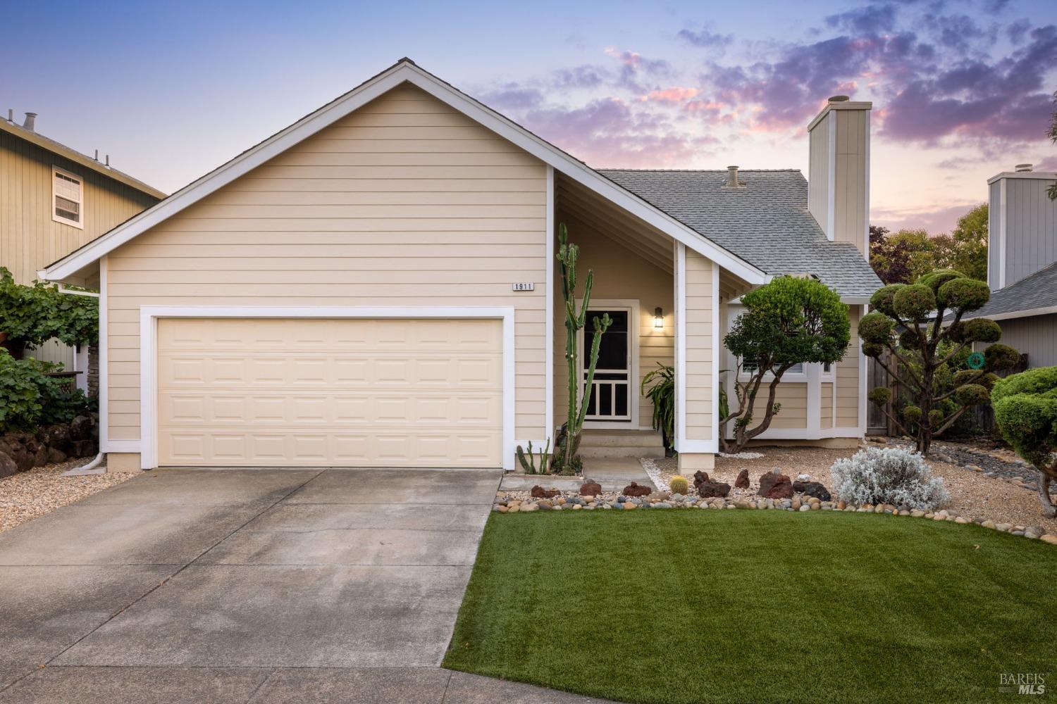 Photo of 1911 Commons Ct in Windsor, CA
