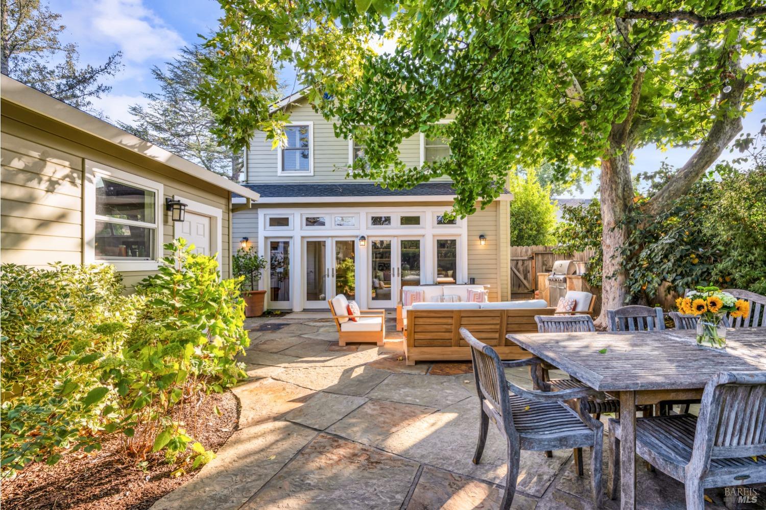 Photo of 1746 Vineyard Ave in St Helena, CA