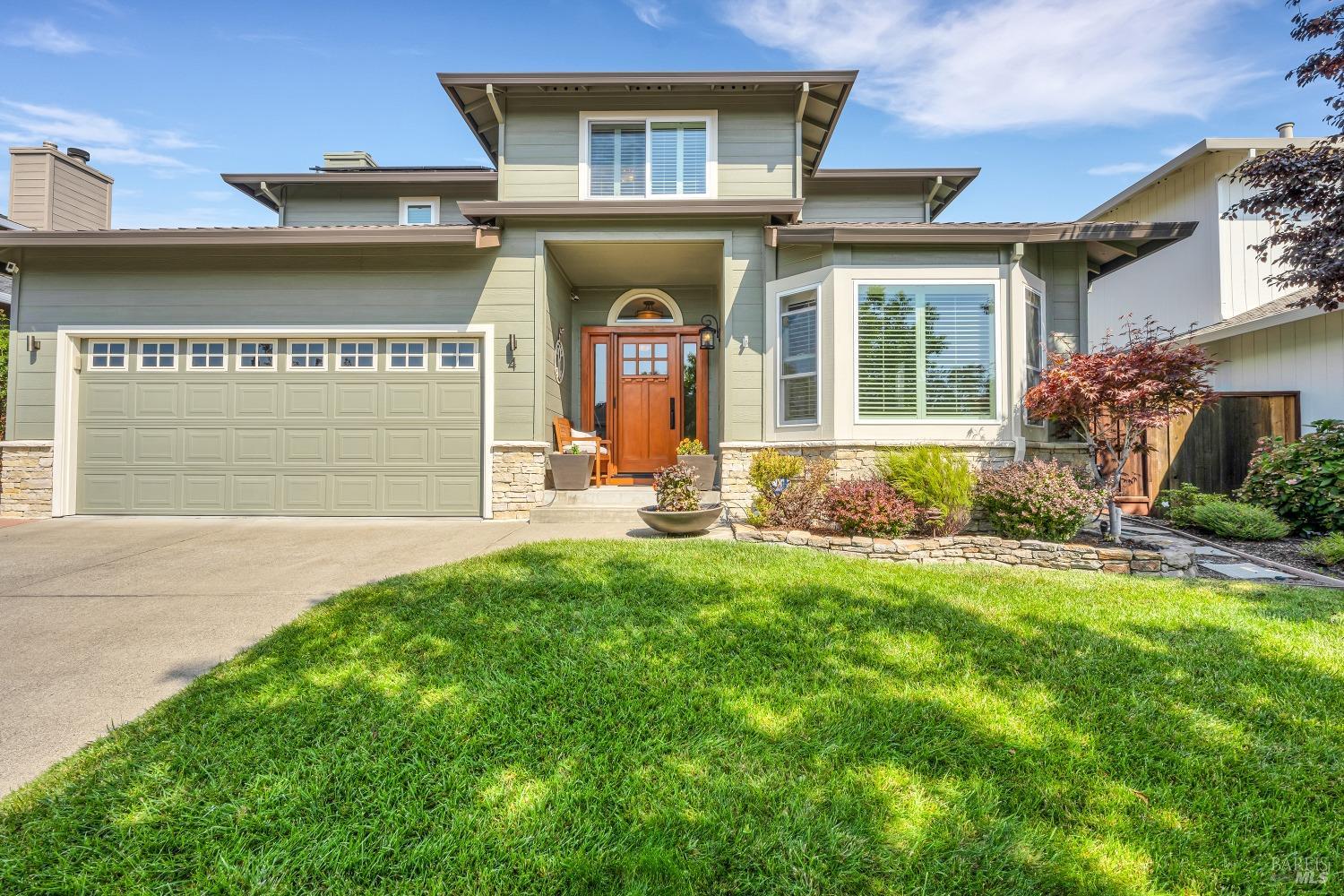 Photo of 4 Capitola Ct in Napa, CA