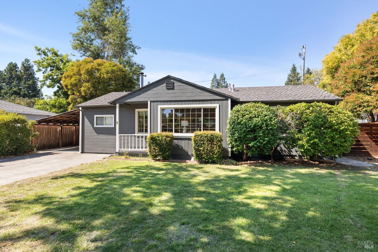 Photo of 4 Boulevard Ter in Novato, CA