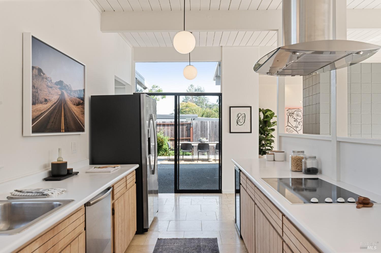 Detail Gallery Image 18 of 35 For 711 Montecillo Rd, San Rafael,  CA 94903 - 4 Beds | 2 Baths