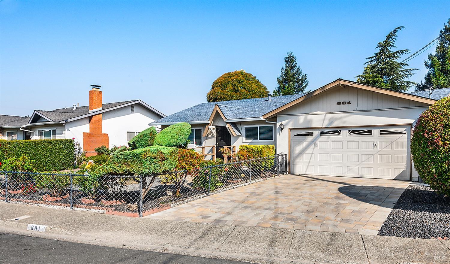 Photo of 601 Cherrywood Dr in Santa Rosa, CA