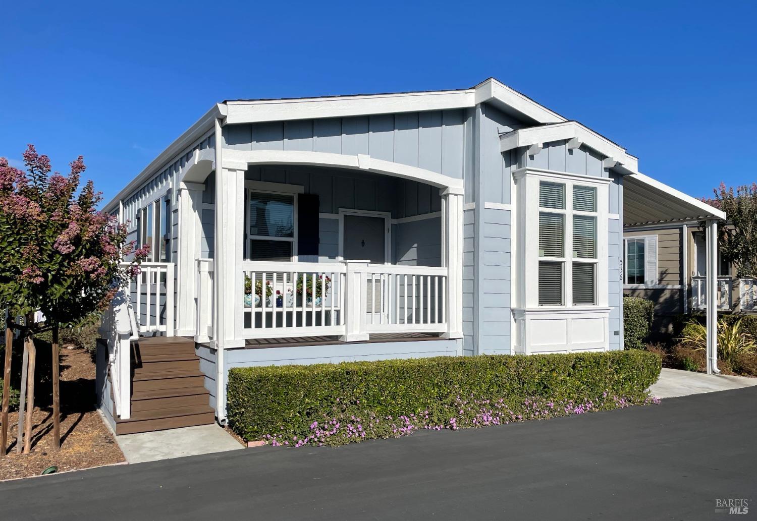 Photo of 536 Boxwood Dr in Petaluma, CA