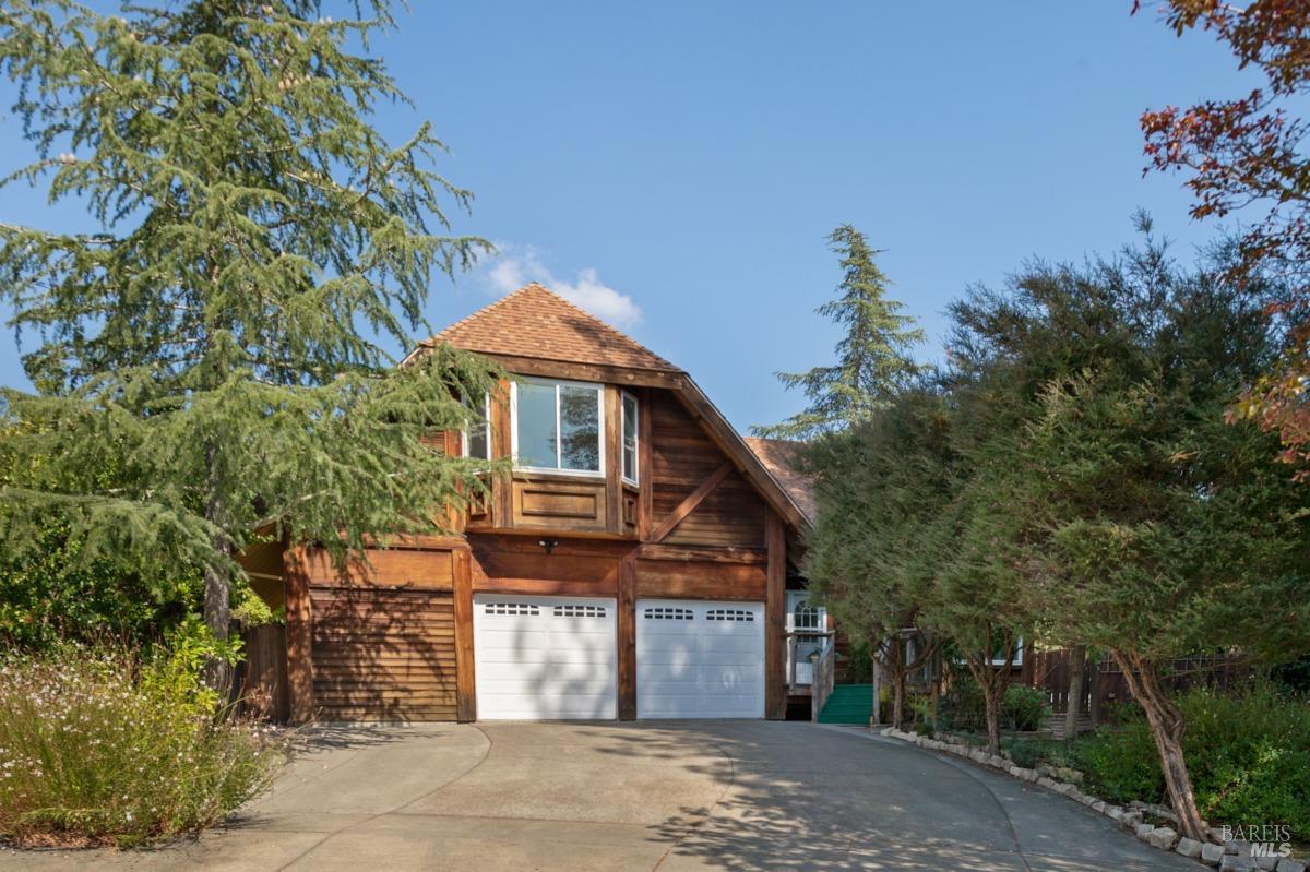 Photo of 640 Fairmont Ct in Santa Rosa, CA