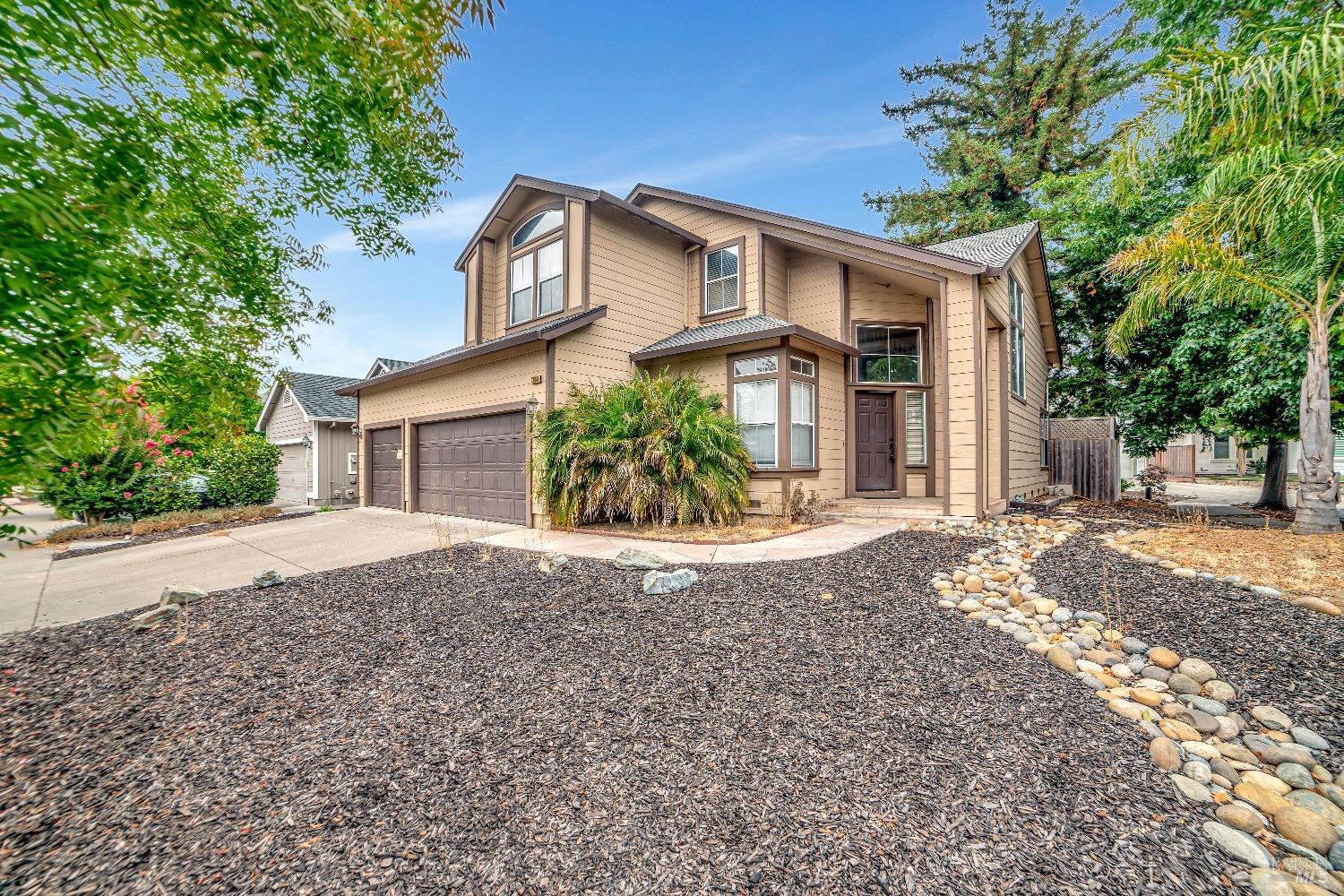 Photo of 2050 Peterson Ln in Santa Rosa, CA