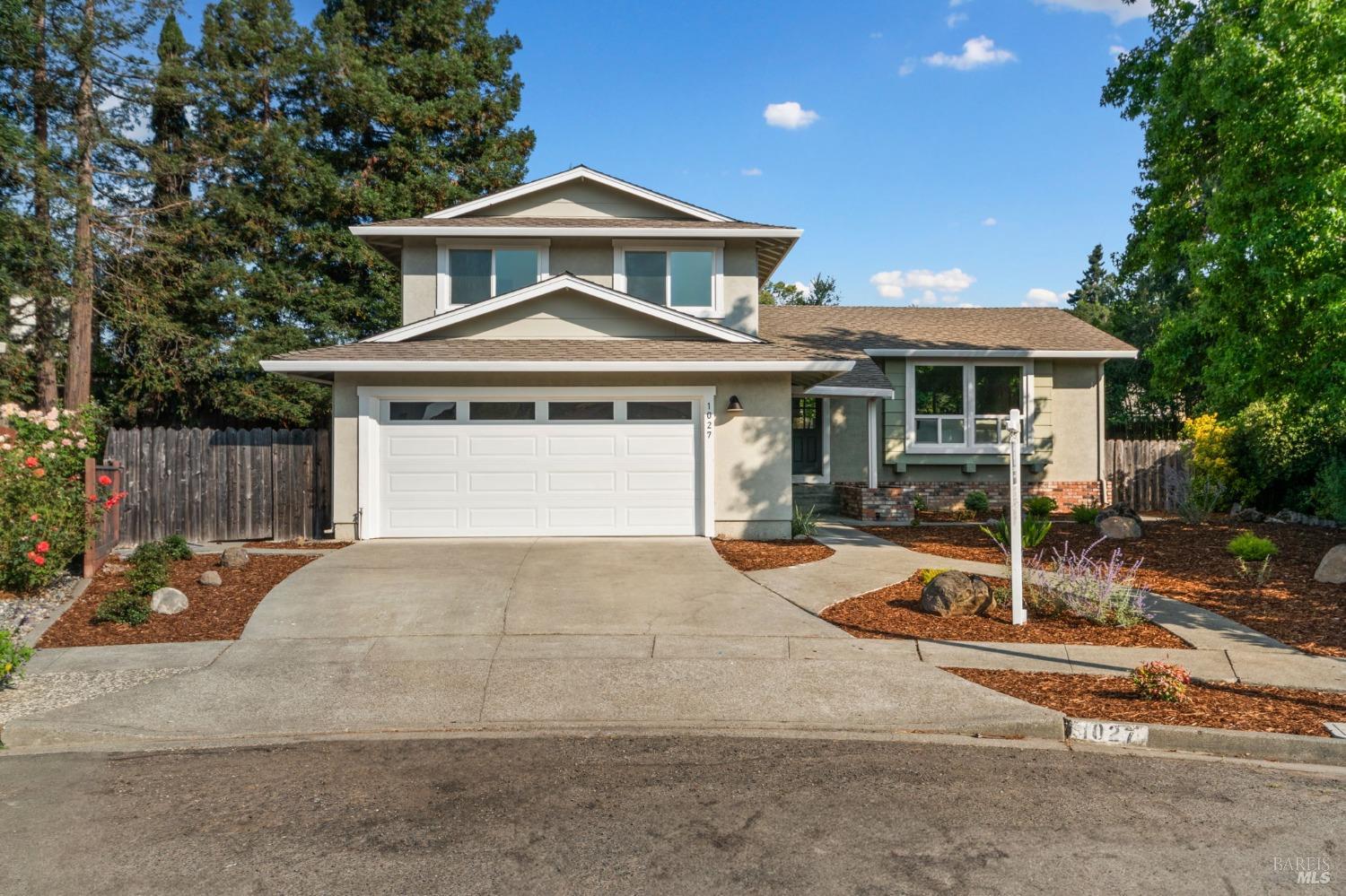Photo of 1027 Round Hill Ct in Napa, CA