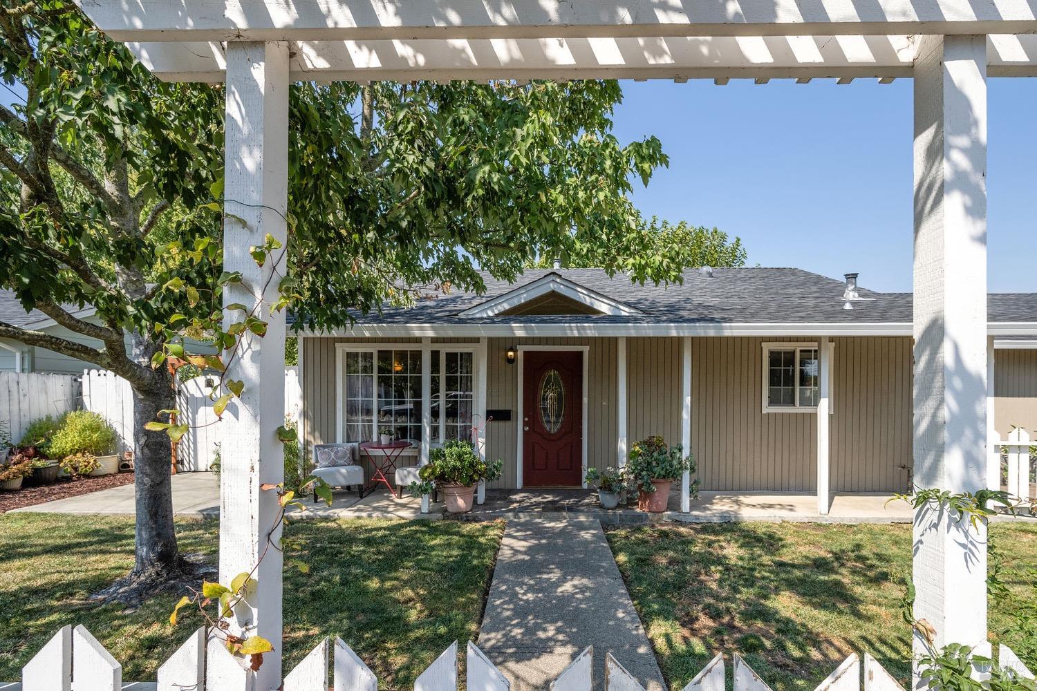 Photo of 3535 Mayette Ave in Santa Rosa, CA