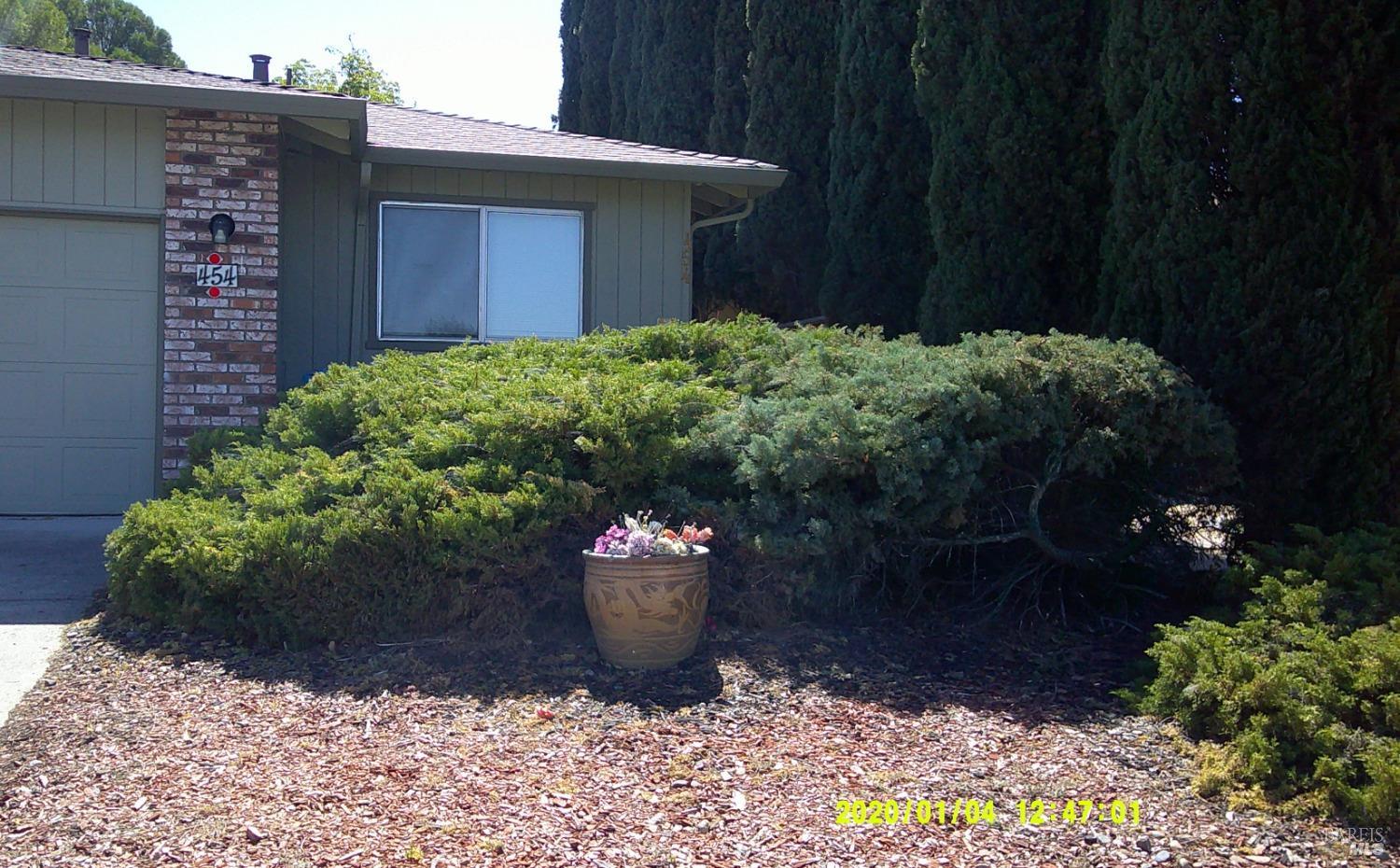 Photo of 454 Yellowstone Dr in Vacaville, CA