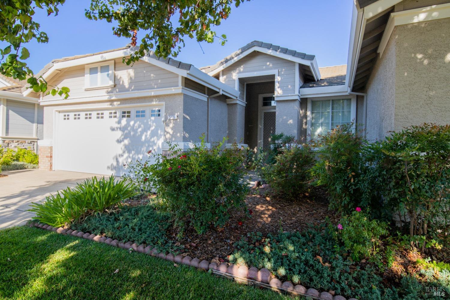 Photo of 311 Mandarin Cir in Vacaville, CA