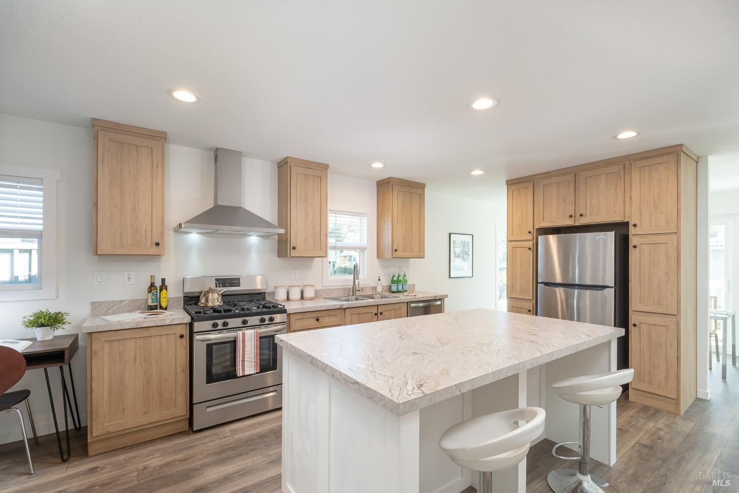 Photo of 604 El Arroyo Pl in Novato, CA