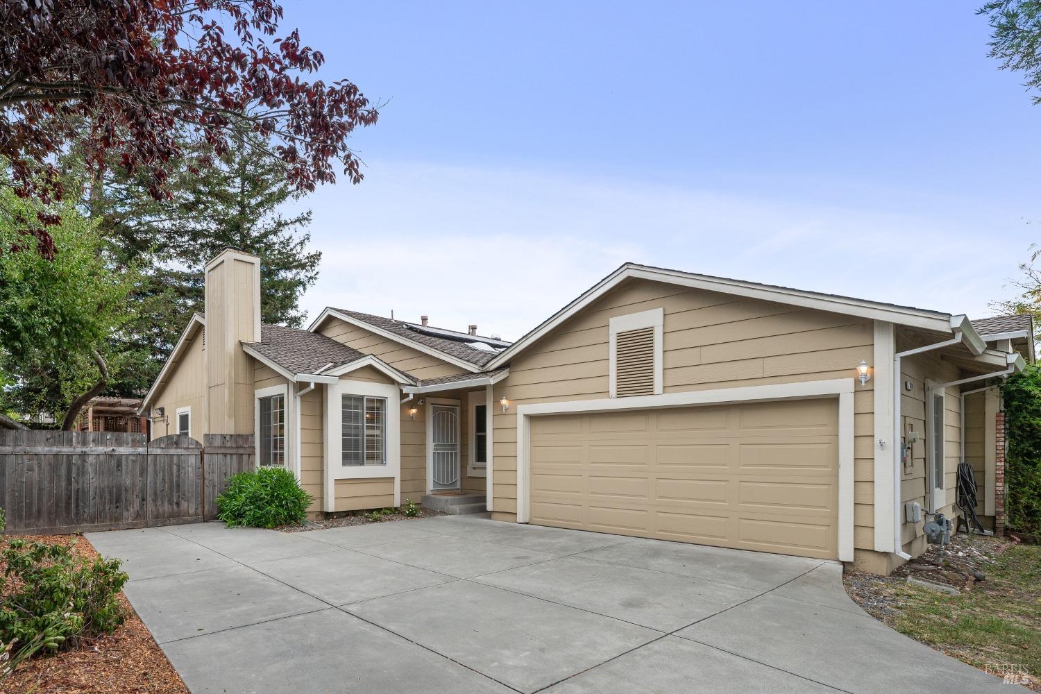 Photo of 612 Maria Dr in Petaluma, CA
